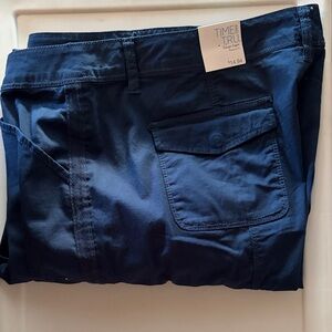 Time and Tru Dark Blue cargo capris